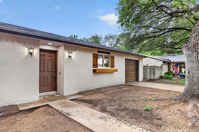 203 Haverlah Rd, Pleasanton, TX 78064