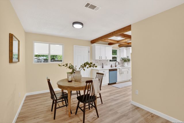 203 Haverlah Rd, Pleasanton, TX 78064