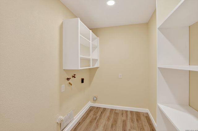 203 Haverlah Rd, Pleasanton, TX 78064