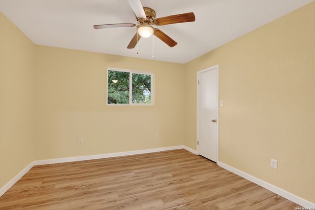 203 Haverlah Rd, Pleasanton, TX 78064
