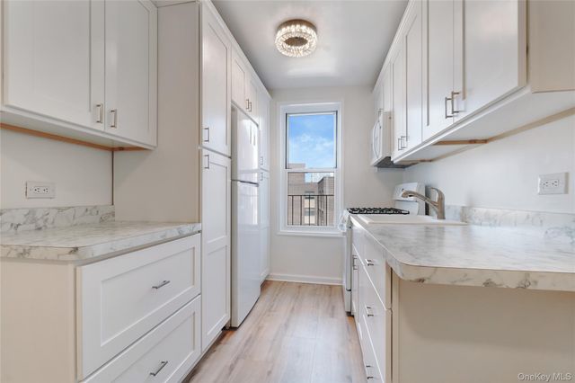 1430 Seagirt Boulevard 6H, Far Rockaway, NY 11691