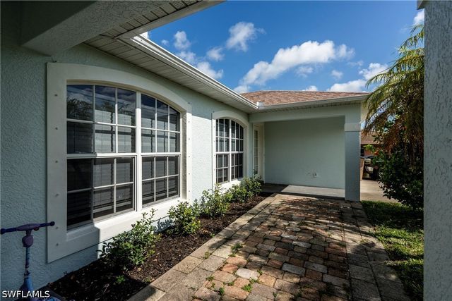516-518 SE 5th PL, Cape Coral, FL 33990