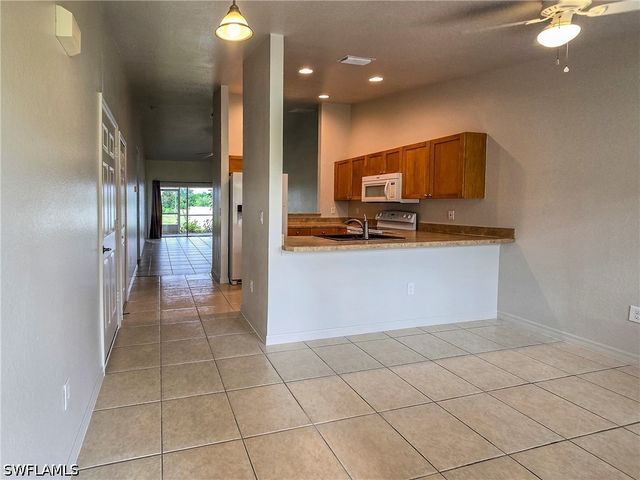 516-518 SE 5th PL, Cape Coral, FL 33990