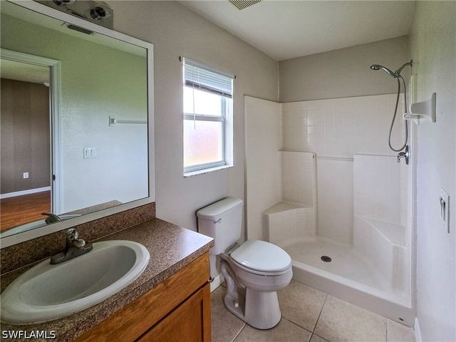 516-518 SE 5th PL, Cape Coral, FL 33990