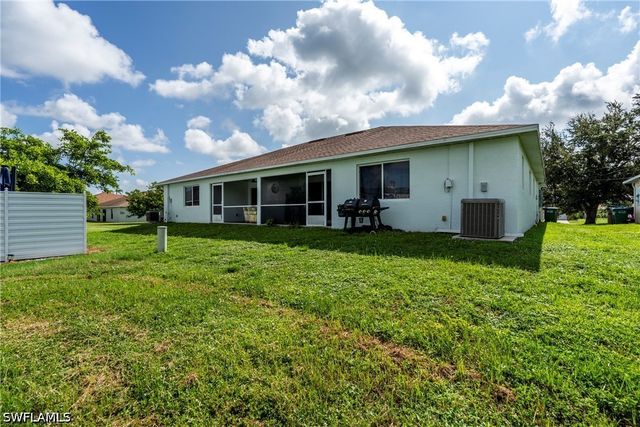 516-518 SE 5th PL, Cape Coral, FL 33990