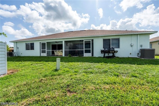 516-518 SE 5th PL, Cape Coral, FL 33990