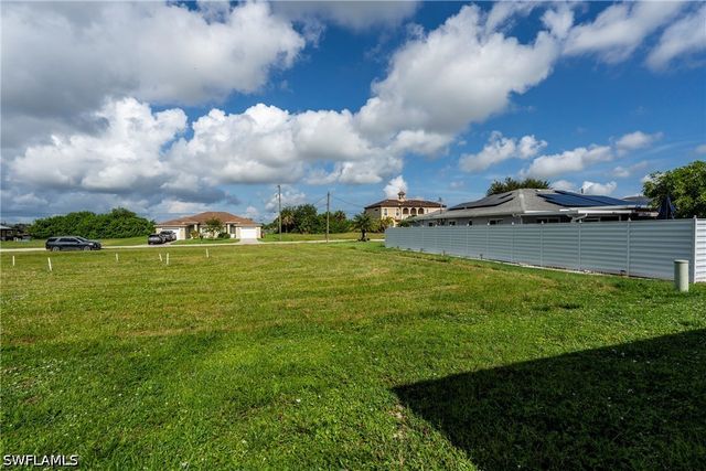 516-518 SE 5th PL, Cape Coral, FL 33990