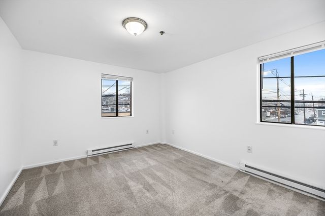 64 Foster St 105, Peabody, MA 01960