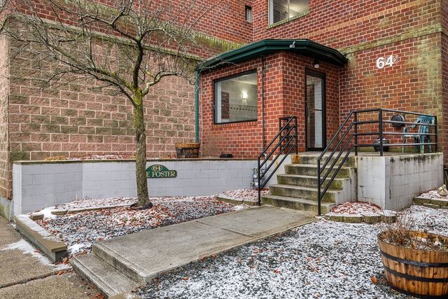 64 Foster St 105, Peabody, MA 01960