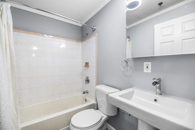 64 Foster St 105, Peabody, MA 01960