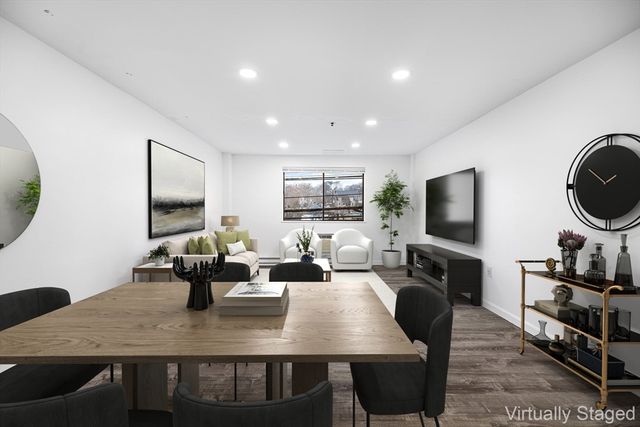 64 Foster St 105, Peabody, MA 01960