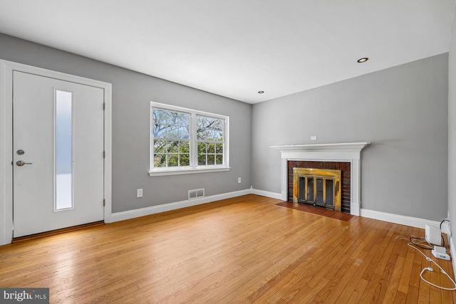 3105 HOLIDAY DR, Brookeville, MD 20833