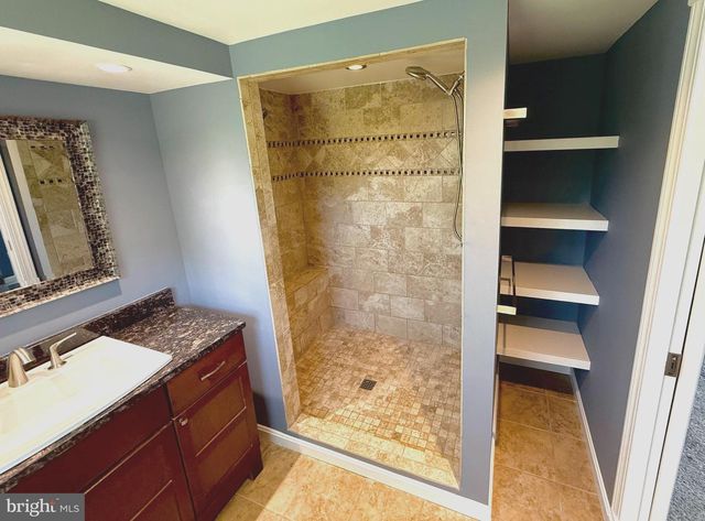 3105 HOLIDAY DR, Brookeville, MD 20833