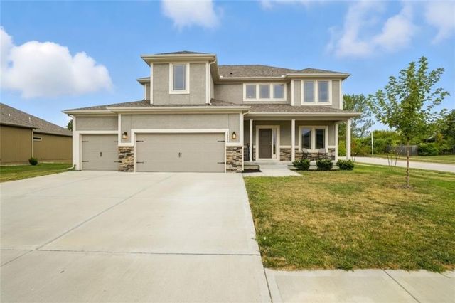 10838 N Bristol Avenue, Kansas City, MO 64156