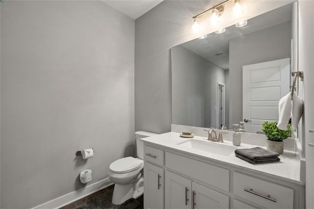 10838 N Bristol Avenue, Kansas City, MO 64156
