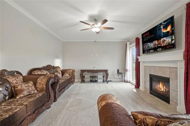 10838 N Bristol Avenue, Kansas City, MO 64156