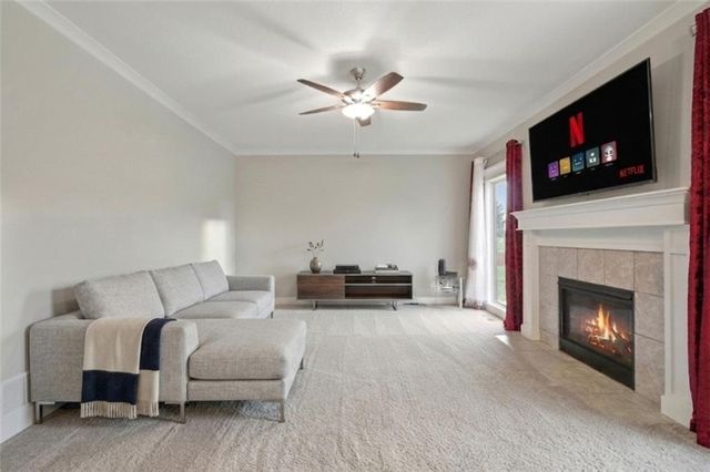 10838 N Bristol Avenue, Kansas City, MO 64156