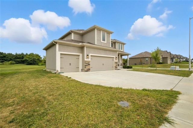 10838 N Bristol Avenue, Kansas City, MO 64156