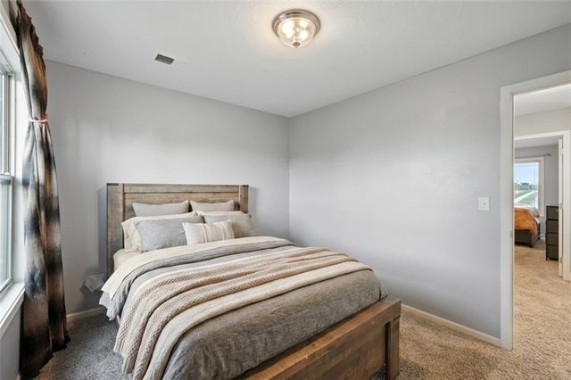 10838 N Bristol Avenue, Kansas City, MO 64156