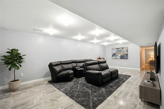 10838 N Bristol Avenue, Kansas City, MO 64156