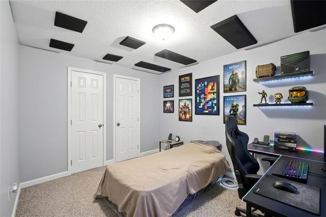 10838 N Bristol Avenue, Kansas City, MO 64156