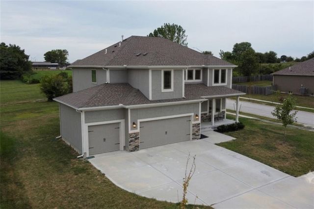 10838 N Bristol Avenue, Kansas City, MO 64156