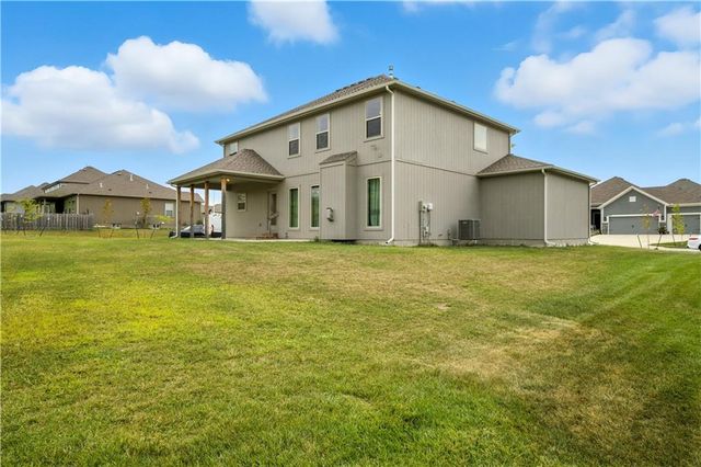 10838 N Bristol Avenue, Kansas City, MO 64156
