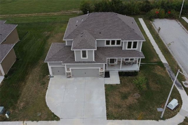 10838 N Bristol Avenue, Kansas City, MO 64156