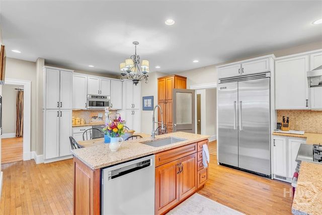 324 E 46th Street, Savannah, GA 31405