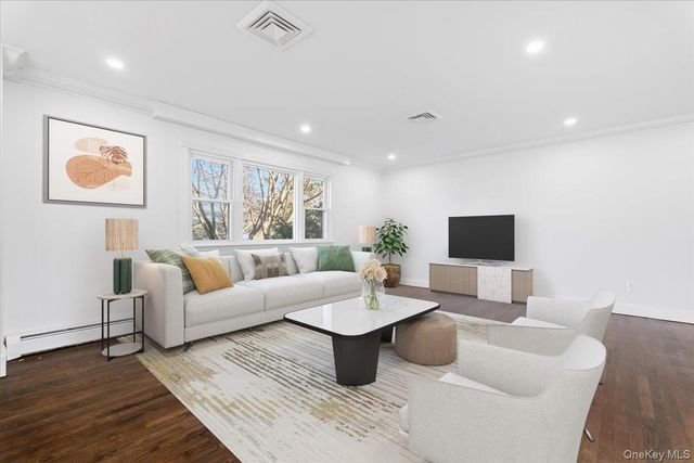 21 Park Avenue W, White Plains, NY 10607