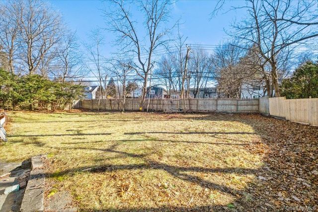 21 Park Avenue W, White Plains, NY 10607