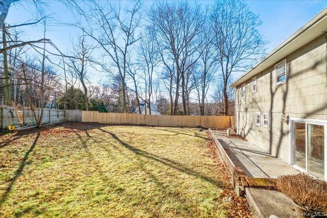 21 Park Avenue W, White Plains, NY 10607