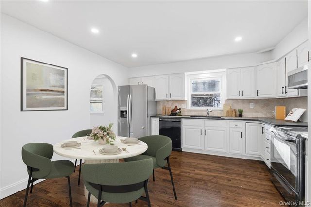 21 Park Avenue W, White Plains, NY 10607