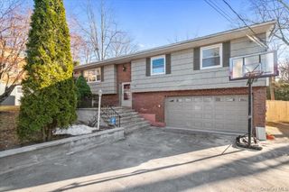 21 Park Avenue W, White Plains, NY 10607