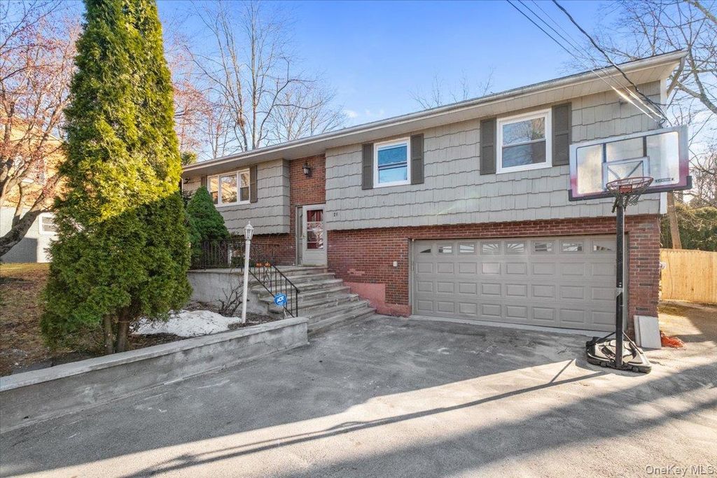 21 Park Avenue W, White Plains, NY 10607