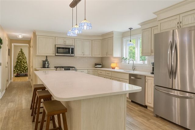 183 Gravelly Hill Road, South Kingstown, RI 02879