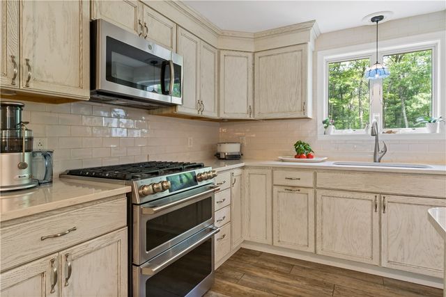 183 Gravelly Hill Road, South Kingstown, RI 02879