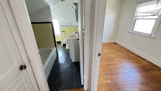 2 Carpenter Rd, Lynnfield, MA 01940