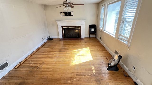 2 Carpenter Rd, Lynnfield, MA 01940