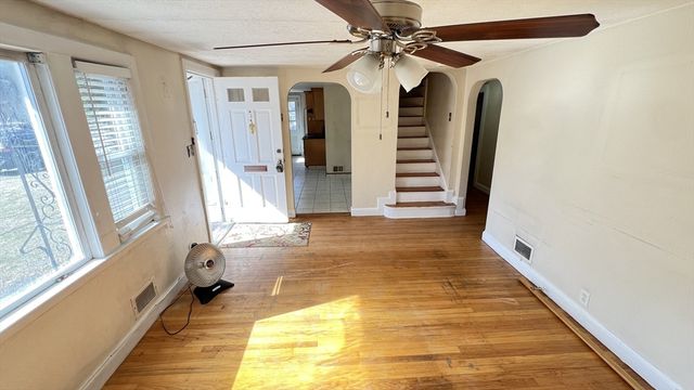 2 Carpenter Rd, Lynnfield, MA 01940