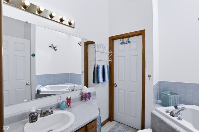 6448 Bay Harbor Lane, Indianapolis, IN 46254