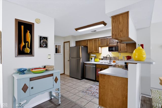 6448 Bay Harbor Lane, Indianapolis, IN 46254