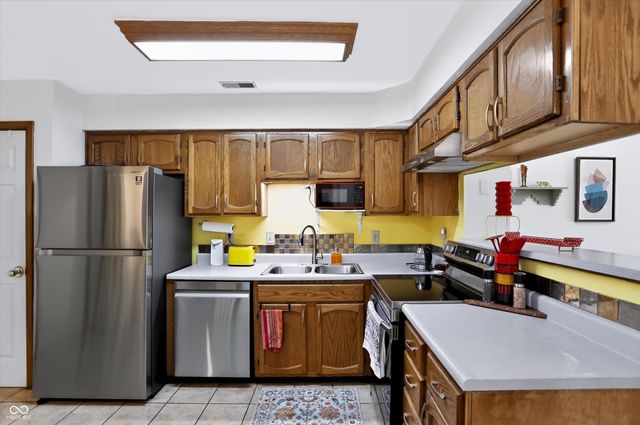 6448 Bay Harbor Lane, Indianapolis, IN 46254