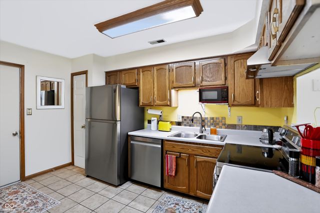 6448 Bay Harbor Lane, Indianapolis, IN 46254