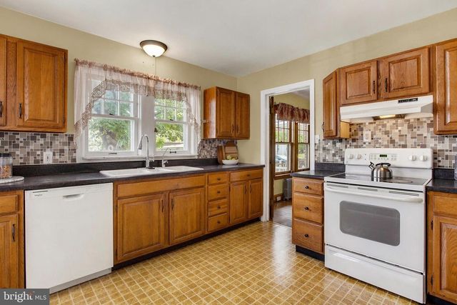 5029 LINCOLN HWY W, Thomasville, PA 17364