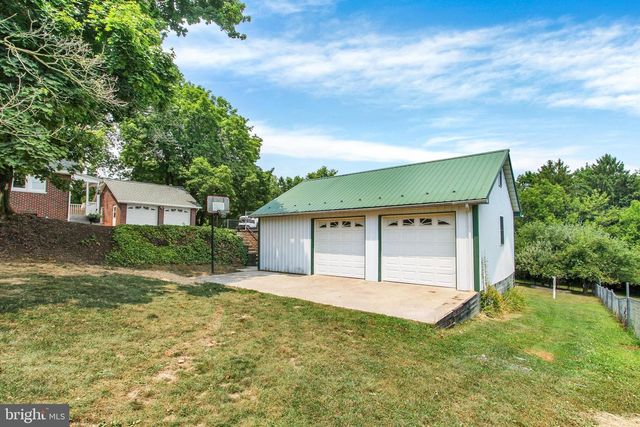 5029 LINCOLN HWY W, Thomasville, PA 17364