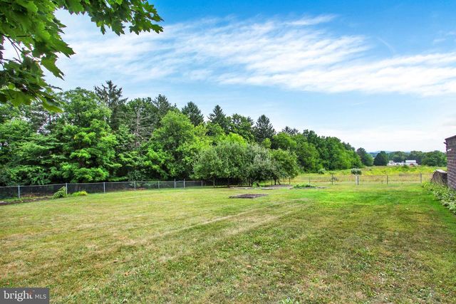 5029 LINCOLN HWY W, Thomasville, PA 17364