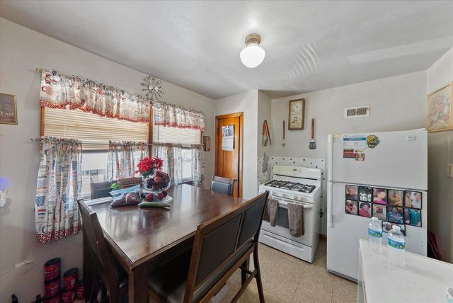 2977 N 61st STREET, Milwaukee, WI 53210