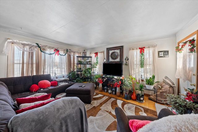 2977 N 61st STREET, Milwaukee, WI 53210