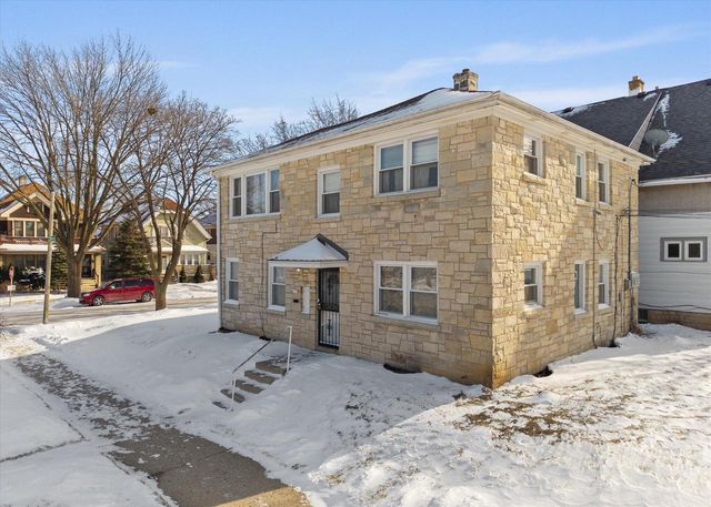 2977 N 61st STREET, Milwaukee, WI 53210